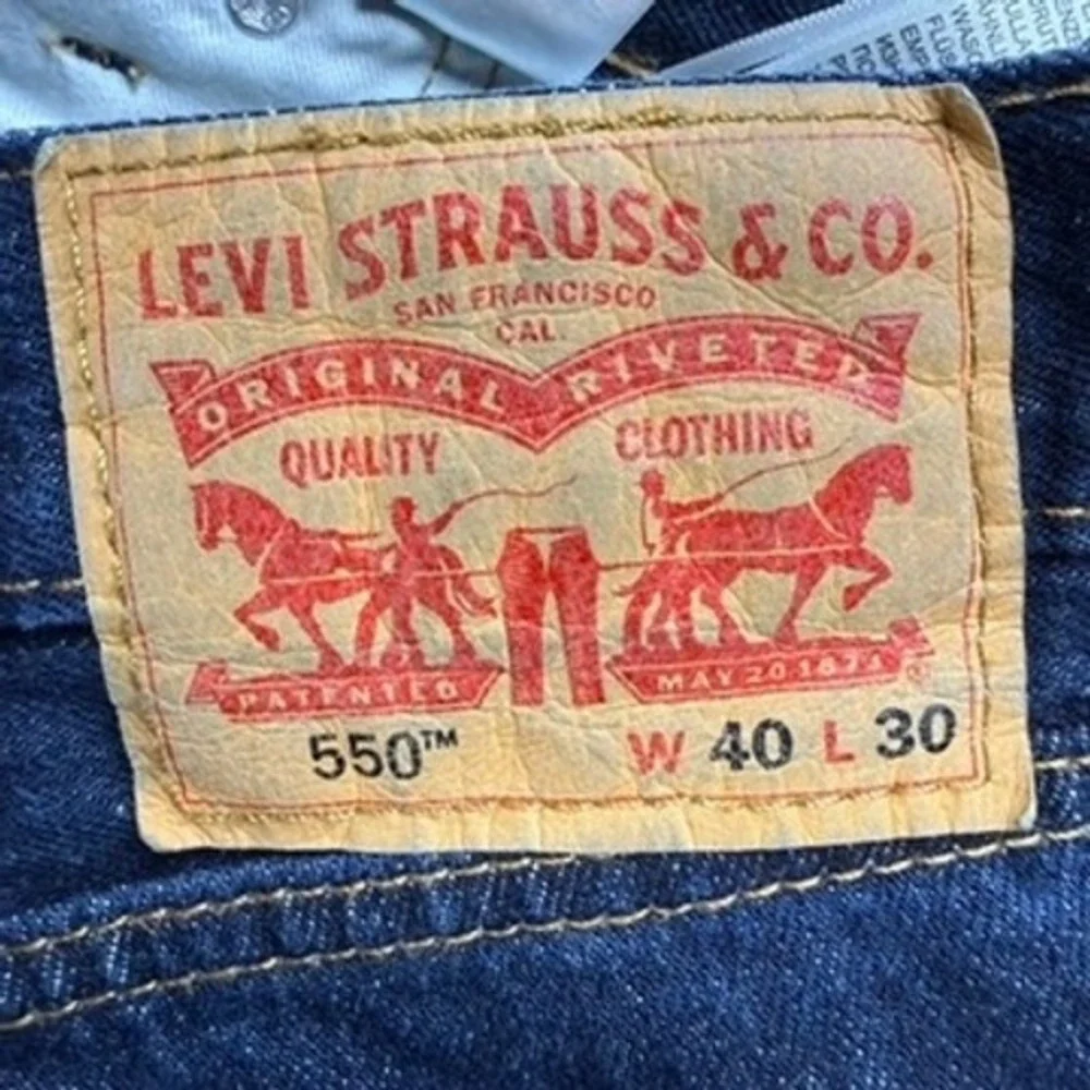 Levi's Jeans Mens 40x30 Dark Wash 550‎ Relaxed Fit Tapered Leg Denim